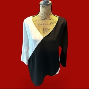 026 - Asymmetrical Top 3/4 Sleeve